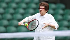 Билли Джин Кинг поддержала Игу Швёнтек после поражения на US Open