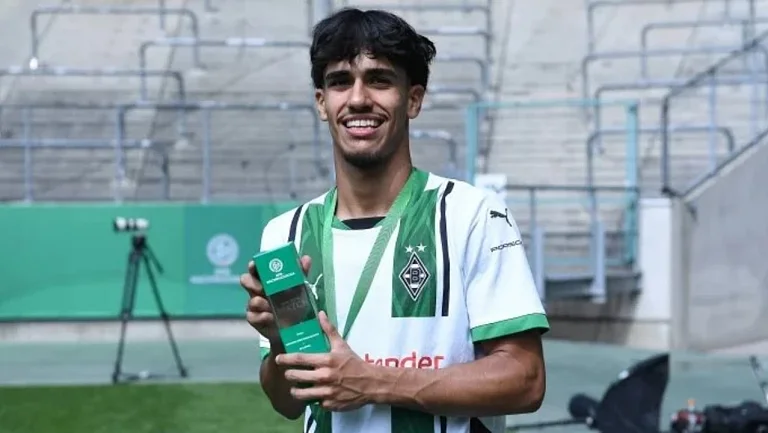 Юный Гюнер успешно дебютировал за первую команду «Боруссия Менхенгладбах»