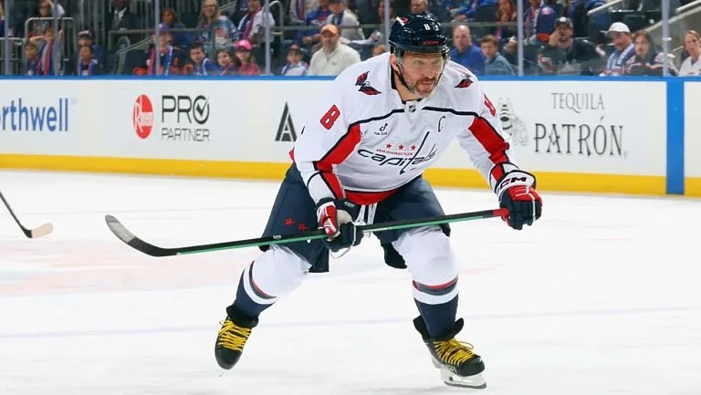 Александр Овечкин обогнал Ларионова по голам в возрасте 40 лет