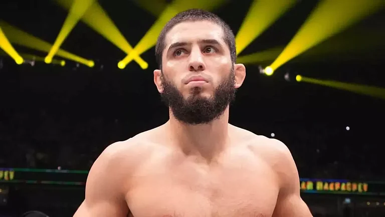 Ислам Махачев готов к бою с Илией Топурией и Джека Маддалены