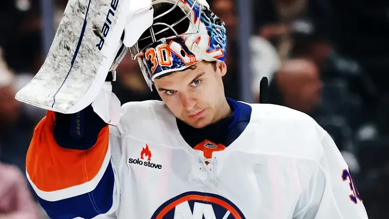 Сорокин обогнал Шестеркина по шатаутам в НХЛ и вышел на 7-е место