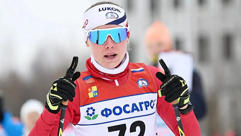 Алина Пеклецова завоевала золото на первом этапе Кубка России по лыжным гонкам