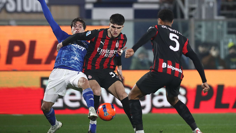 «Милан» одержал волевую победу над «Комо» в матче Серии А
