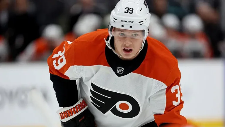 Тренер «Филадельфии» объяснил, почему даёт мало игрового времени Мичкову