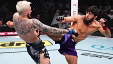 Арман Царукян досрочно победил Дэна Хукера на UFC Fight Night 265