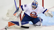 Илья Сорокин вышел на 3-е место по победам в истории «Айлендерс»