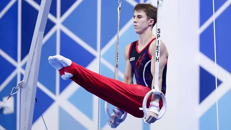 Российский гимнаст Арсений Духно стал чемпионом мира в опорном прыжке