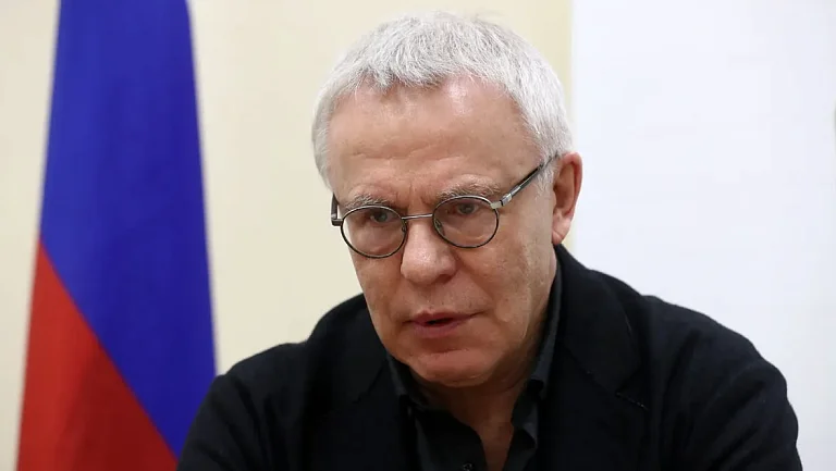 Фетисов хочет объяснить, почему словам Инфантино нельзя доверять