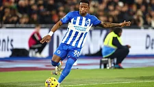 «Милан» предложил €12 млн за Эступинана, но «Брайтону» этого мало