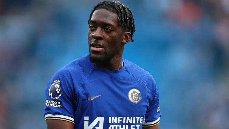 PFA проверяет условия содержания Стерлинга и Дисаси в «Челси»