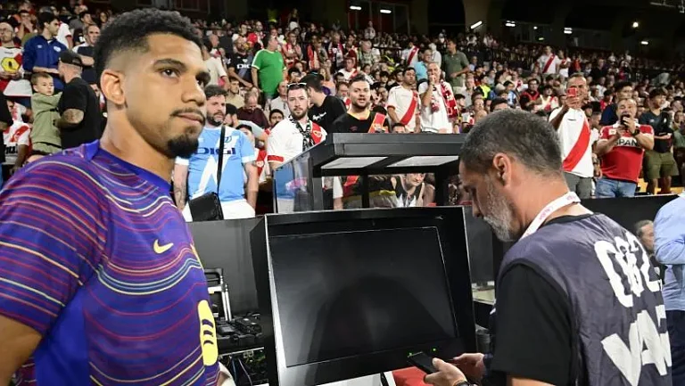 Ла Лига проверит систему VAR на 42 стадионах