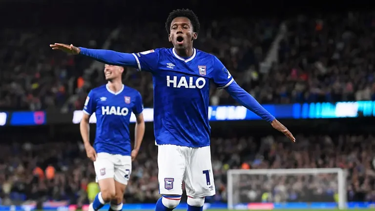 Хет-трик Филоджина помог «Ипсвичу» разгромить «Шеффилд Юнайтед»