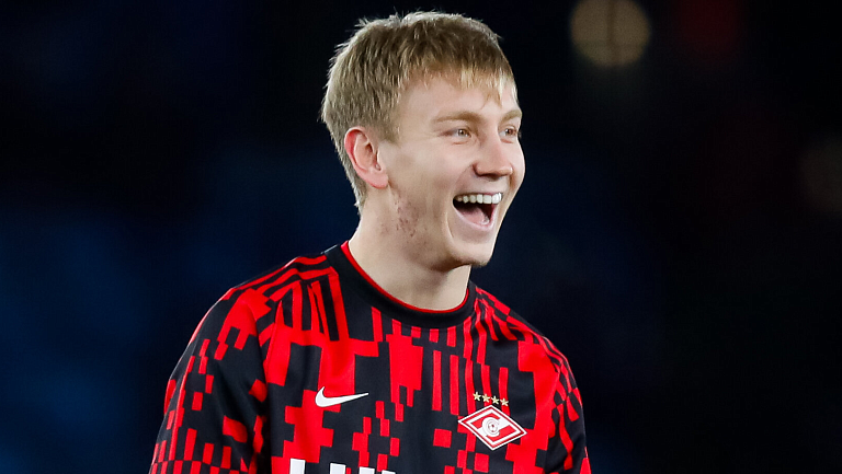 «Спартак» объявил о продлении контракта с Умяровым