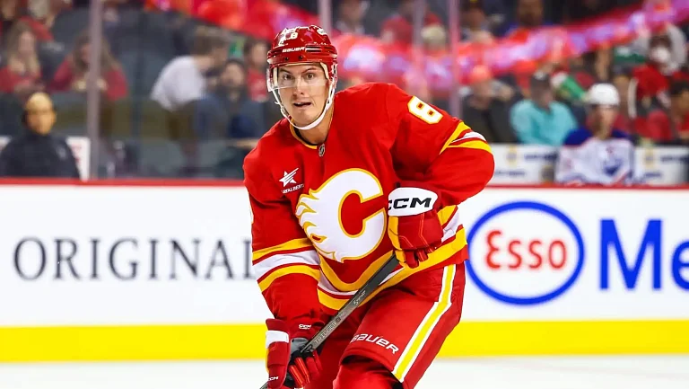 Канадский защитник Тайсон Бэрри завершил карьеру