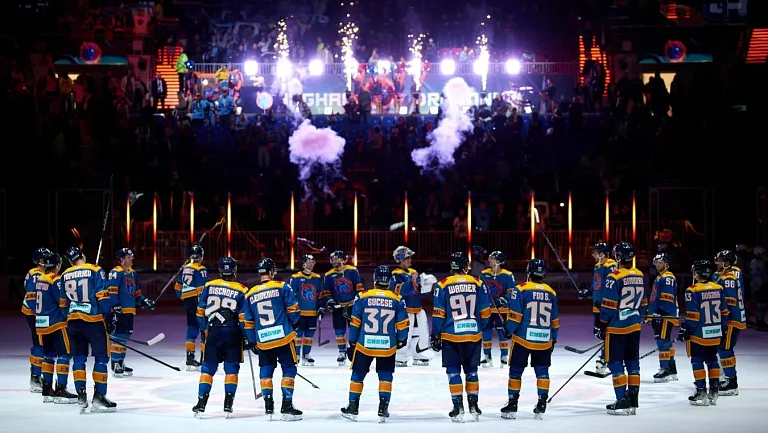 «Шанхайские Драконы» обыграли «Динамо» и возглавили Запад КХЛ