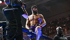 Американский Журналист Хельвани возмущён — UFC лишил Царукяна боя за титул