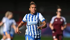 Нападающая сборной Англии Никита Пэррис завершила карьеру в «Брайтоне»