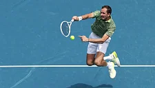 Медведев победил Алиса и вышел в третий круг Australian Open