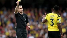 Позор и шок: арбитр Джарред Джиллетт стал врагом для «Фулхэма»