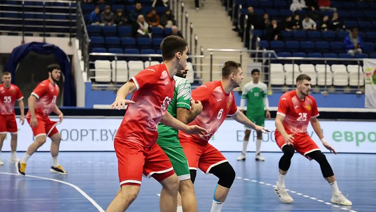 Россияне уверенно обыграли Ирак в стартовом матче турнира в Минске