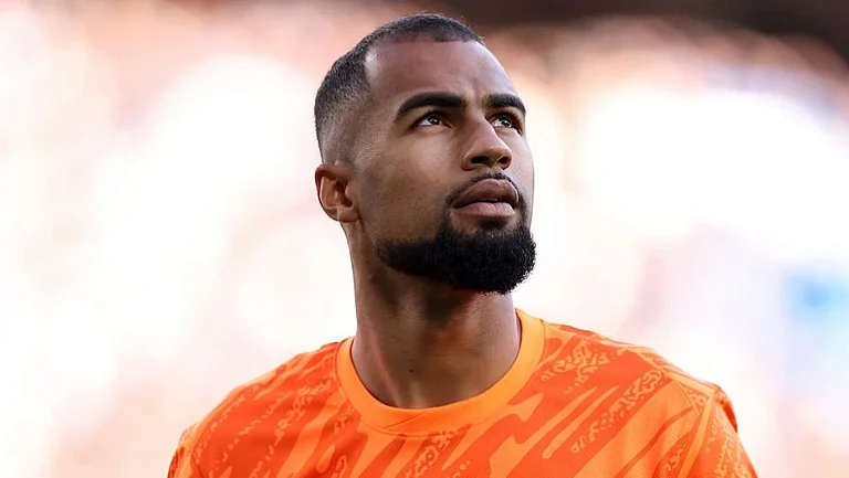 Саттон говорит, что Мареска создал проблему с вратарями в «Челси»