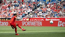 Олисе творит магию: гол месяца шикарным штрафным в ворота Хоффенхайма