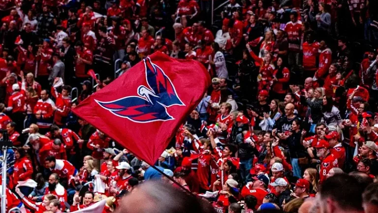 НХЛ расследует дело тренера «Вашингтона» Митча Лава