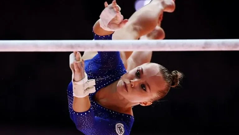 Российская гимнастка Мельникова выиграла многоборье на ЧМ в Джакарте
