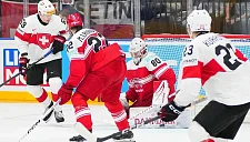 Швейцария разгромила Данию и встретится с США в финале ЧМ по хоккею