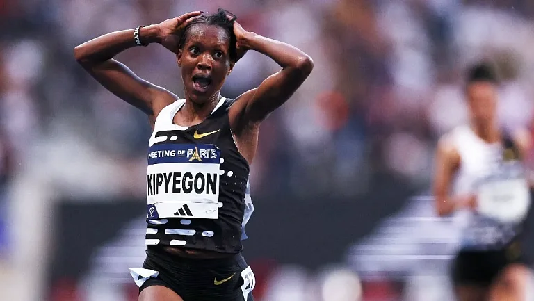 Кенийская легкоатлетка Кипьегон побила мировой рекорд на 1500 м
