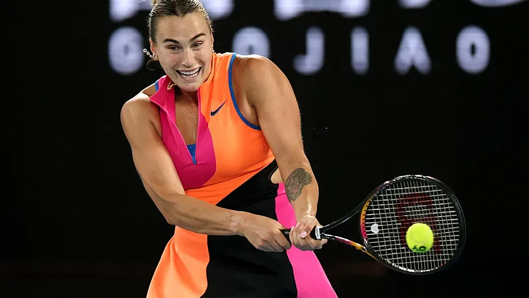 «С бантиком сверху»: теннисистка Соболенко сняла фото в элегантном образе