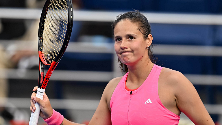 Касаткину удивило, что Потапова скопировала её пост после смены гражданства