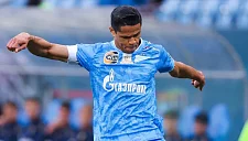 Дуглас Сантос начал тренироваться с сборной Бразилии