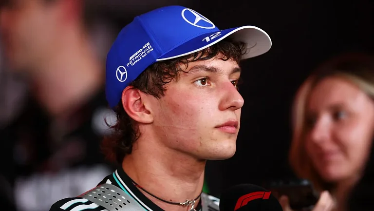 Команда «Мерседес» обратится в FIA из‑за смертельных угроз в адрес Антонелли