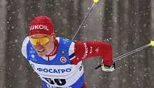 Александр Большунов покаялся за толчок Бакурова на этапе Кубка России