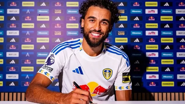 «Лидс» подписал контракт с Калверт-Льюином после ухода из «Эвертона»