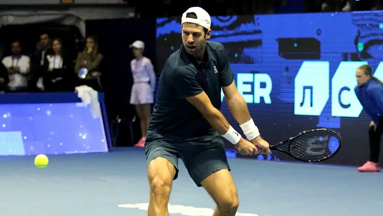 Хачанов взял верх над Грикспуром на турнире «Трофеи Северной Пальмиры»