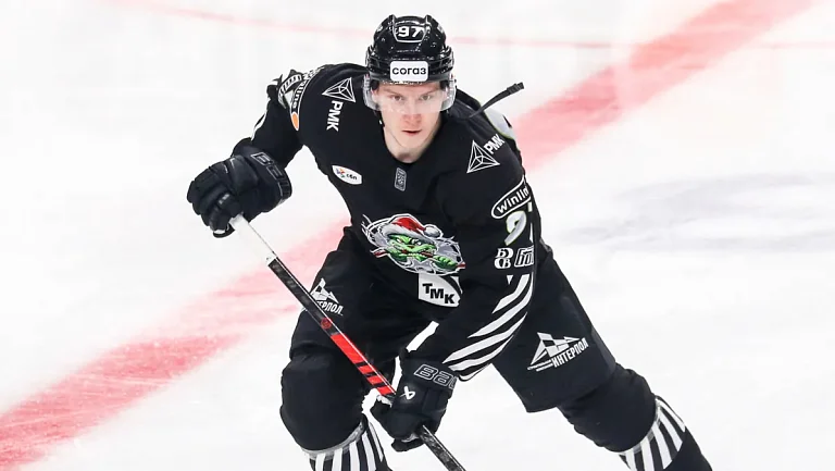 Хоккейный агент Черных объяснил, почему Глотов не покинул «Трактор»