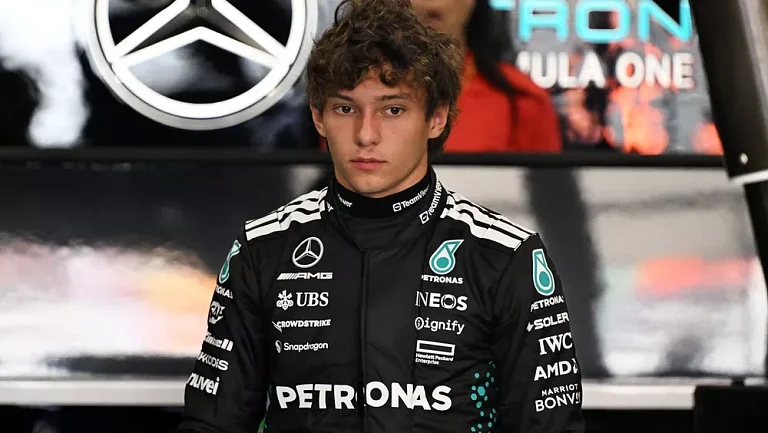 Вильнёв недоволен выступлением Кими Антонелли в Формуле-1 за Mercedes