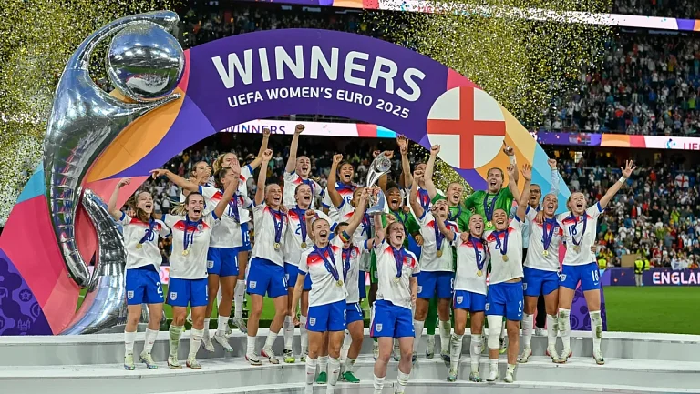 Женское Евро-2025 установило рекорд выручки УЕФА

