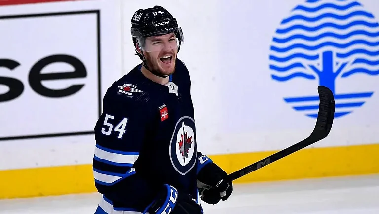 Дилан Сэмберг подписал трёхлетний контракт с «Виннипег Джетс»