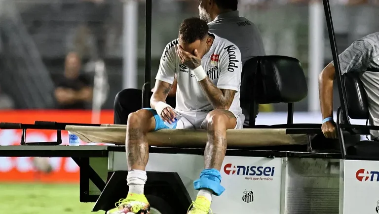 Неймар рассказал о новой травме и предстоящей операции