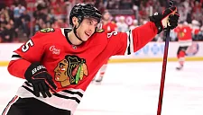 Илья Михеев отдал результативную передачу за «Чикаго» в игре НХЛ