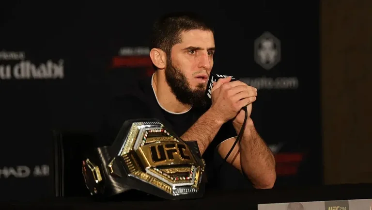 Махачев объяснил, почему хочет завершить карьеру в UFC в полусреднем весе