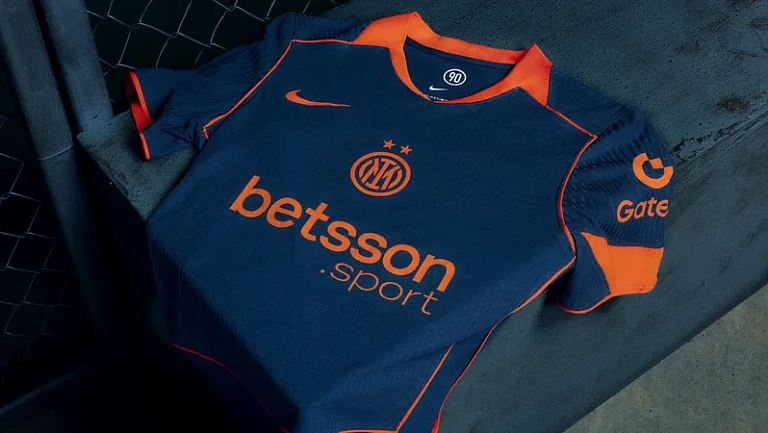 «Интер» презентовал третий комплект игровой формы на текущий сезон