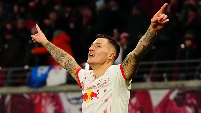 МЮ подписал Шешко до 2030 года