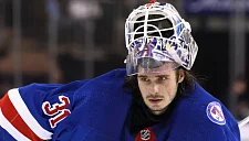 Шестёркин не смог сам покинуть лёд после столкновения в матче с «Ютой»