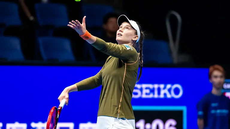 Елена Рыбакина сыграет с Анисимовой в дебютом матче Итогового турнира WTA