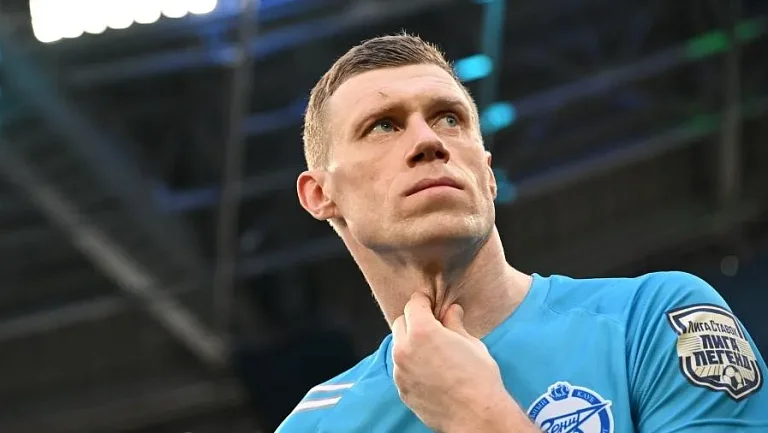 Бывший футболист Погребняк поздравил фанатов с Новым годом