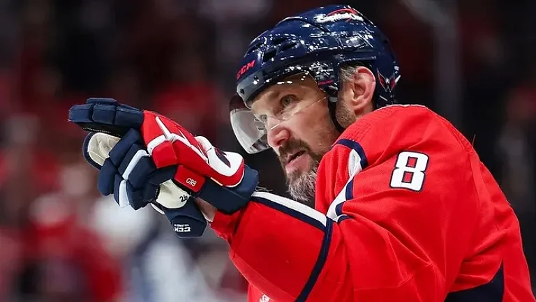 НХЛ не станет проводить церемонию в честь 900-го гола Овечкина